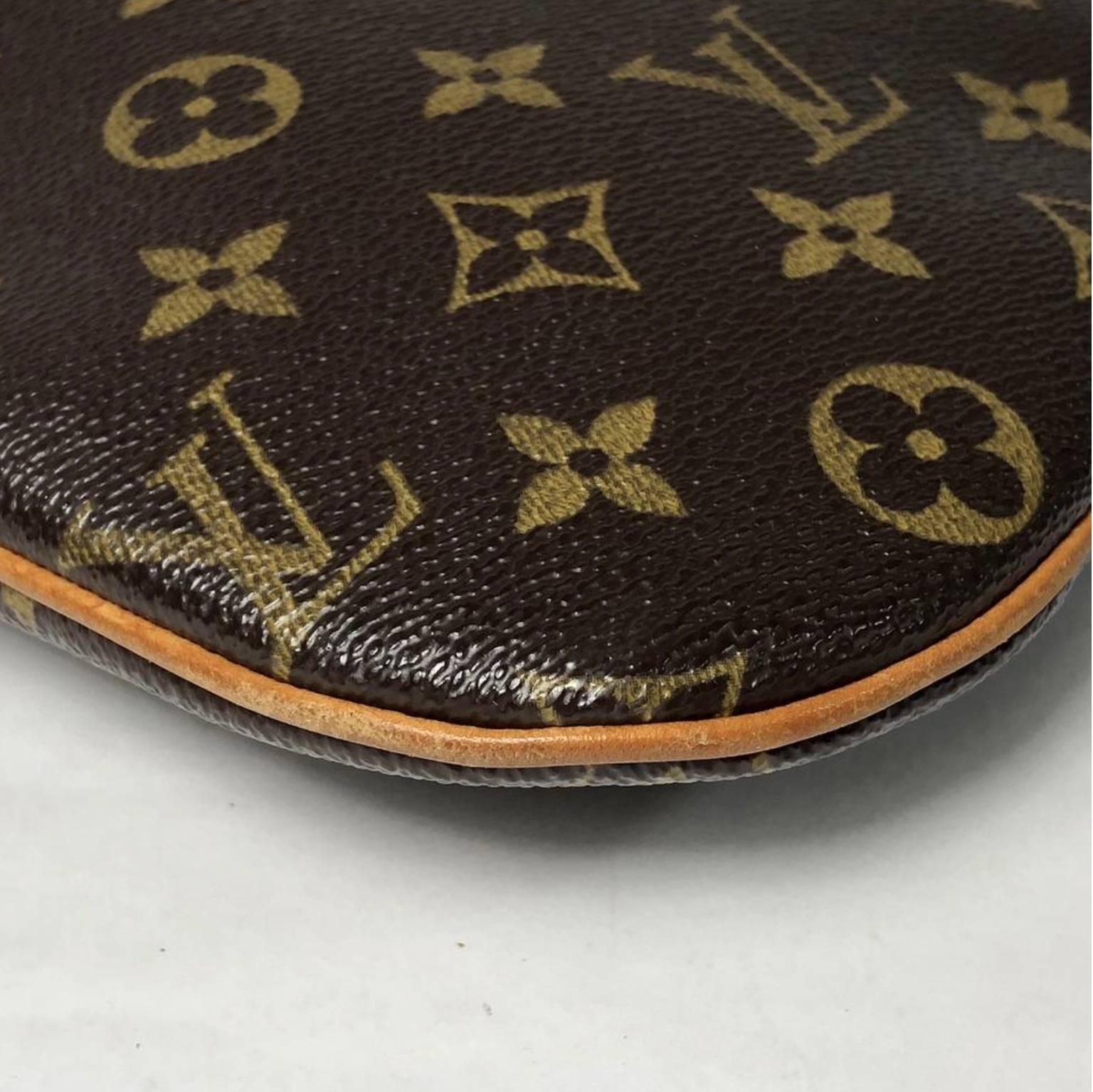Women's or Men's Louis Vuitton Monogram Pochette Bosphore Crossbody Bag
