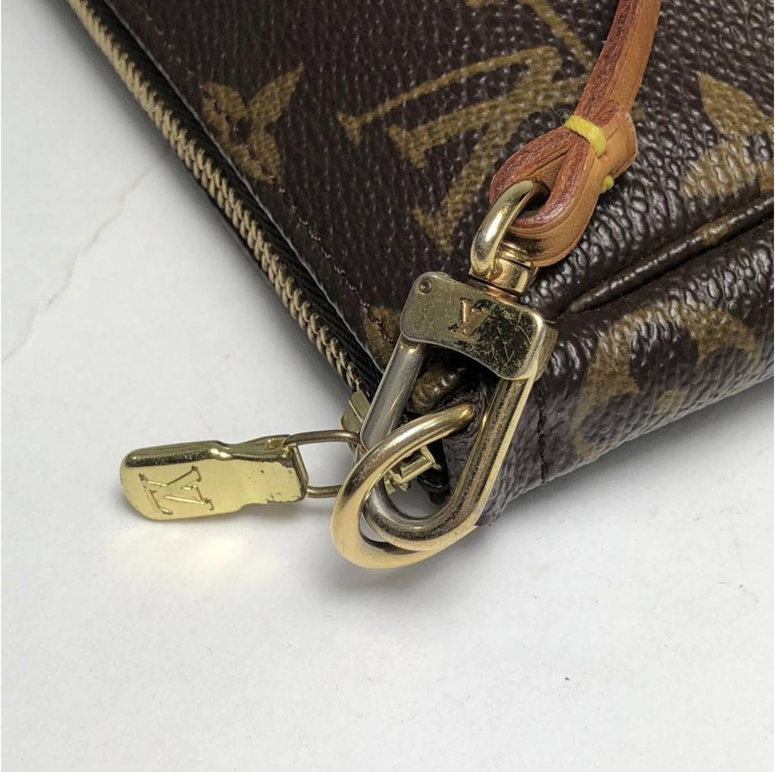 Women's or Men's Louis Vuitton Monogram Pochette Accessories Wristlet For Sale