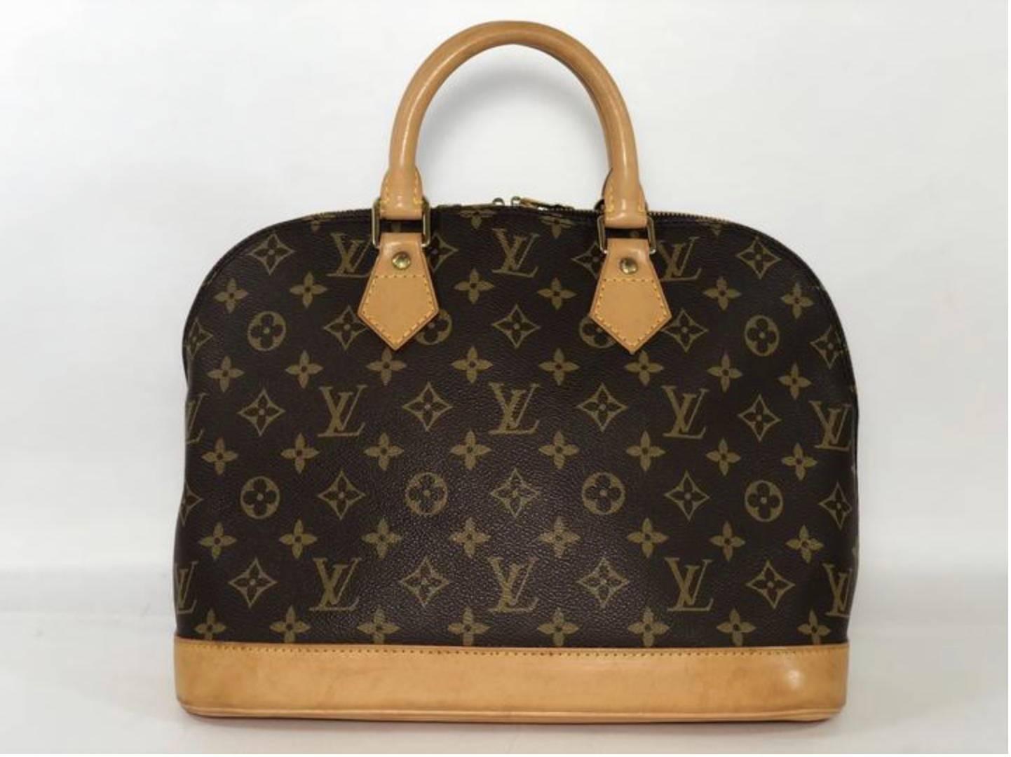 Louis Vuitton Monogram Alma PM Satchel Bag In Excellent Condition For Sale In Saint Charles, IL