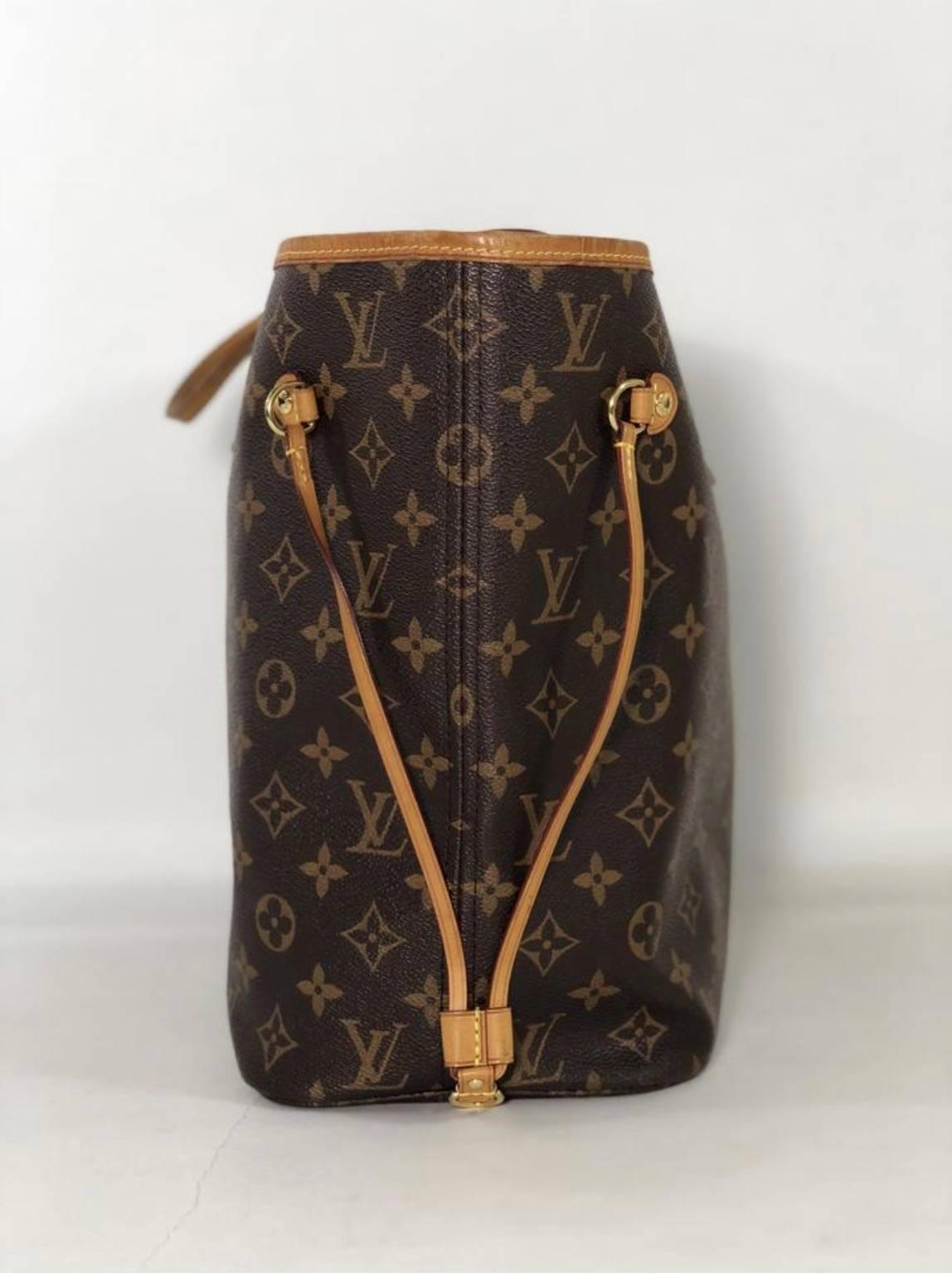 Louis Vuitton Monogram Neverfull MM with Cherry Interior Tote Handbag  In Good Condition In Saint Charles, IL