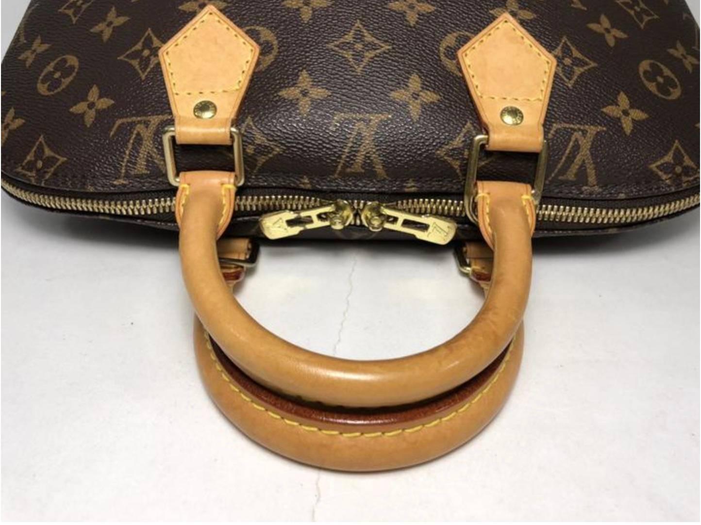 Louis Vuitton Monogram Alma PM Top Handle Handbag  In Good Condition For Sale In Saint Charles, IL