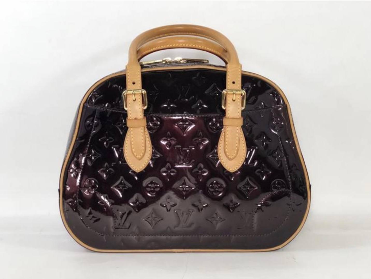 Louis Vuitton Vernis Summit Drive in Amarante Top Handle Handbag In Good Condition For Sale In Saint Charles, IL