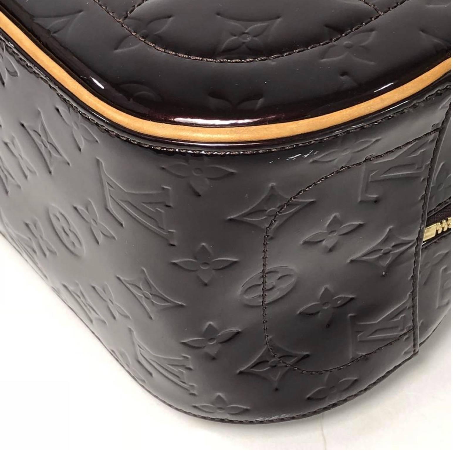 Louis Vuitton Vernis Summit Drive in Amarante Top Handle Handbag For Sale 3