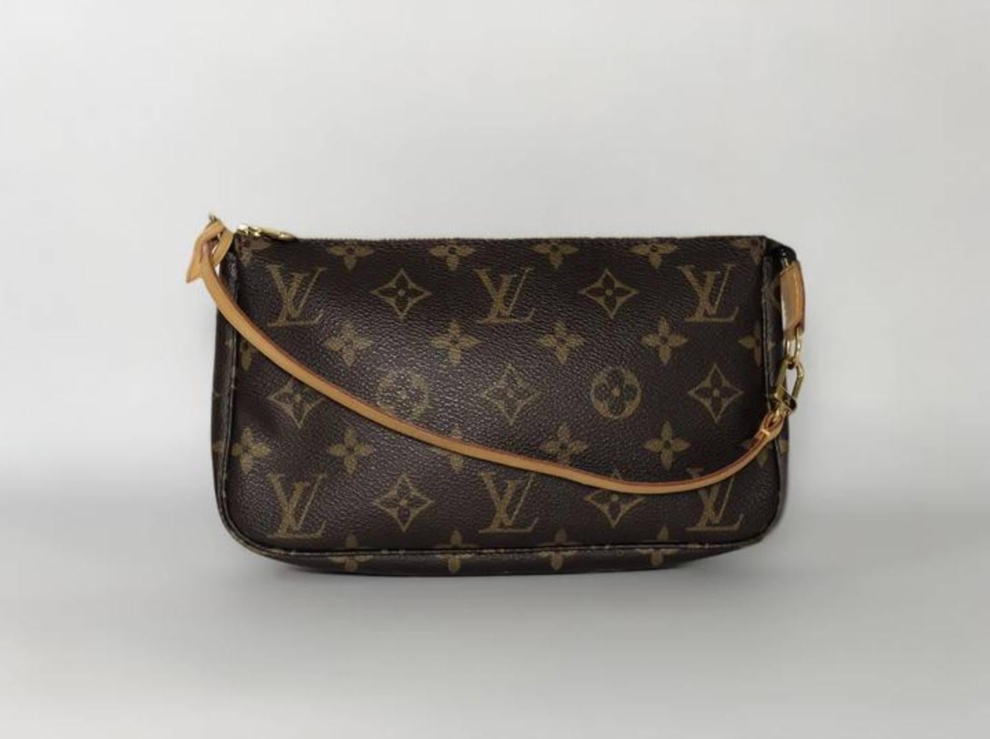 Women's or Men's Louis Vuitton Monogram Pochette Accessories Wristlet Handbag