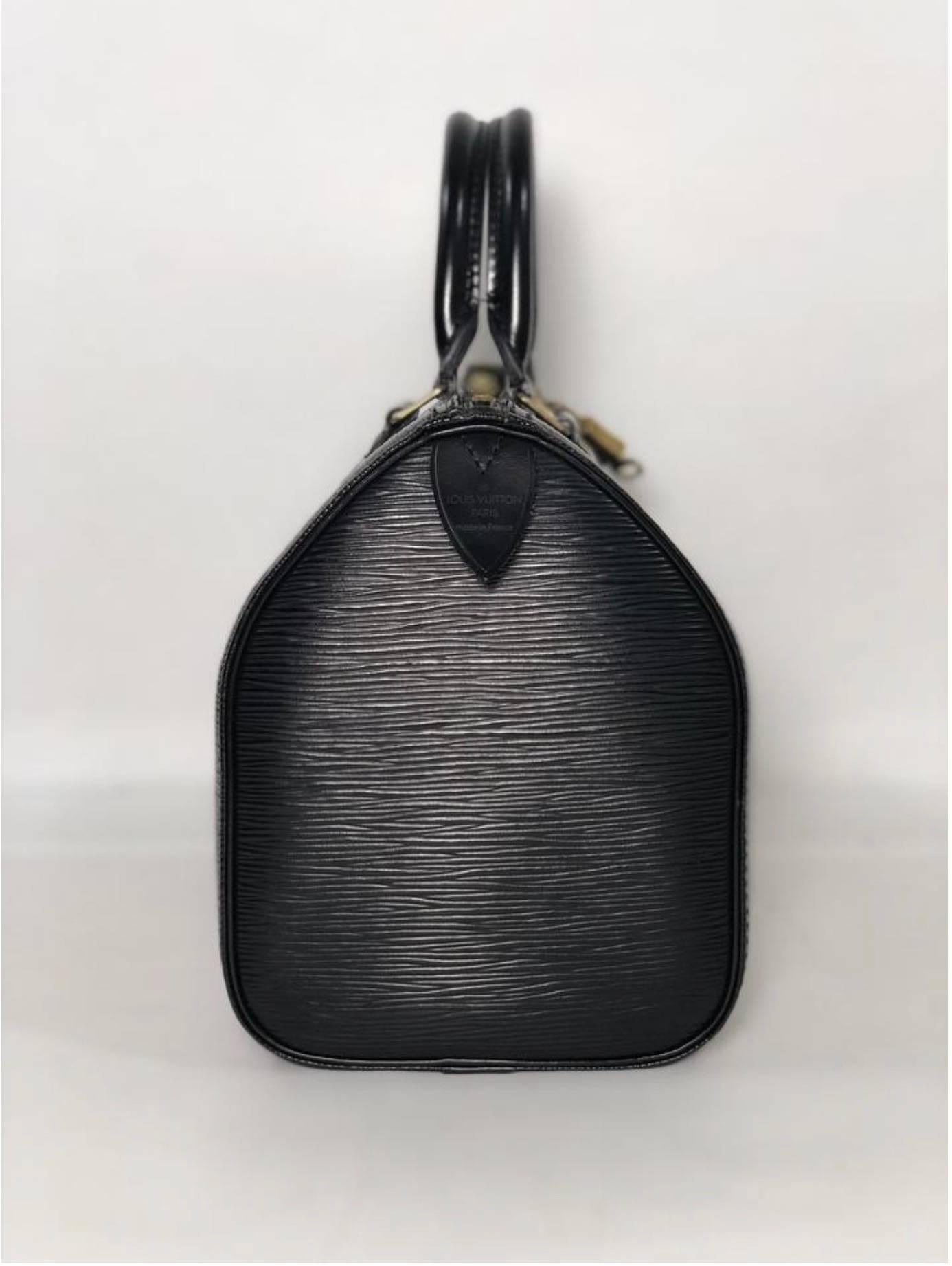 Women's or Men's Louis Vuitton Epi Speedy 25 in Black Satchel Handbag