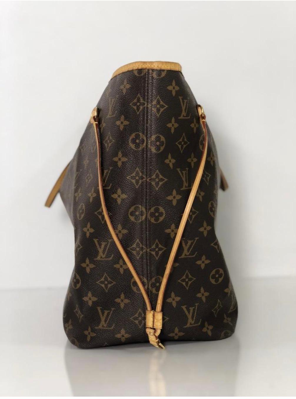 Louis Vuitton Monogram Neverfull GM Tote Handbag In Good Condition In Saint Charles, IL