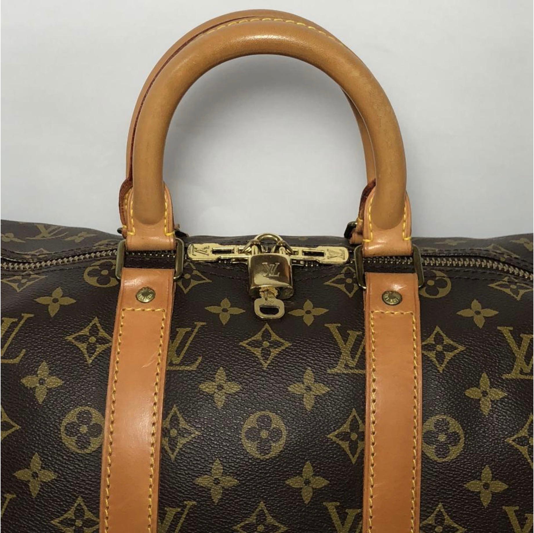 Women's or Men's Louis Vuitton Monogram Keepall 45 Travel Handbag For Sale