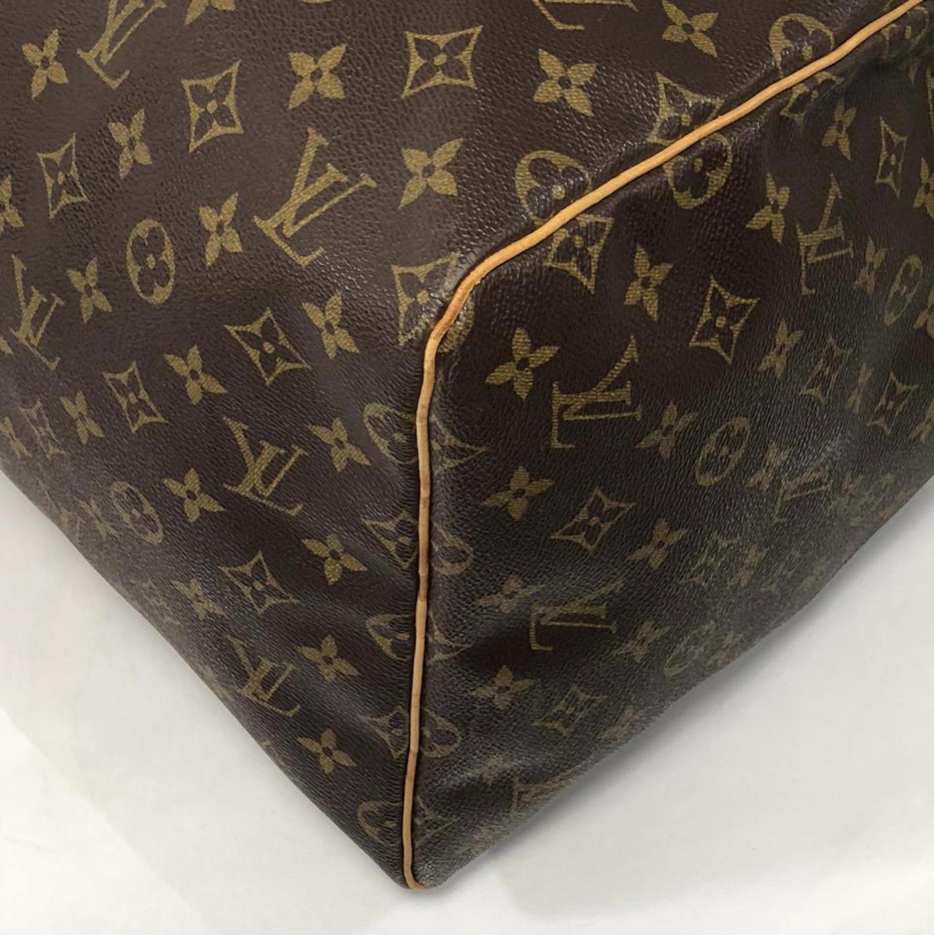 Louis Vuitton Monogram Keepall 55 Travel Handbag For Sale 3