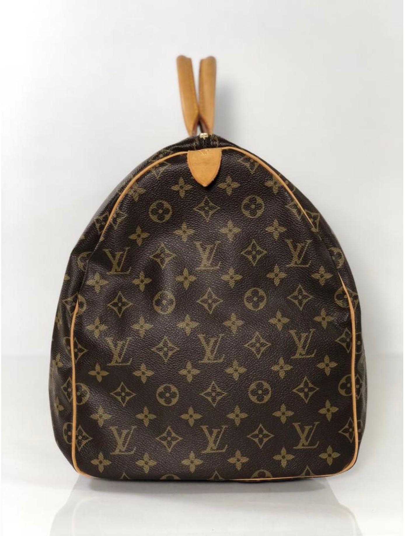 Louis Vuitton Monogram Keepall 55 Travel Handbag In Good Condition For Sale In Saint Charles, IL