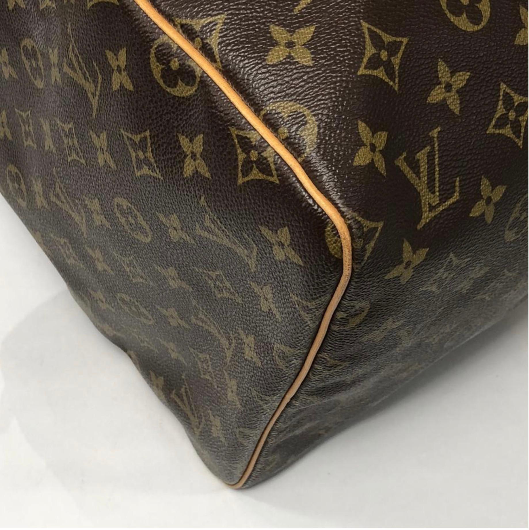 Louis Vuitton Monogram Keepall 55 Travel Handbag For Sale 3