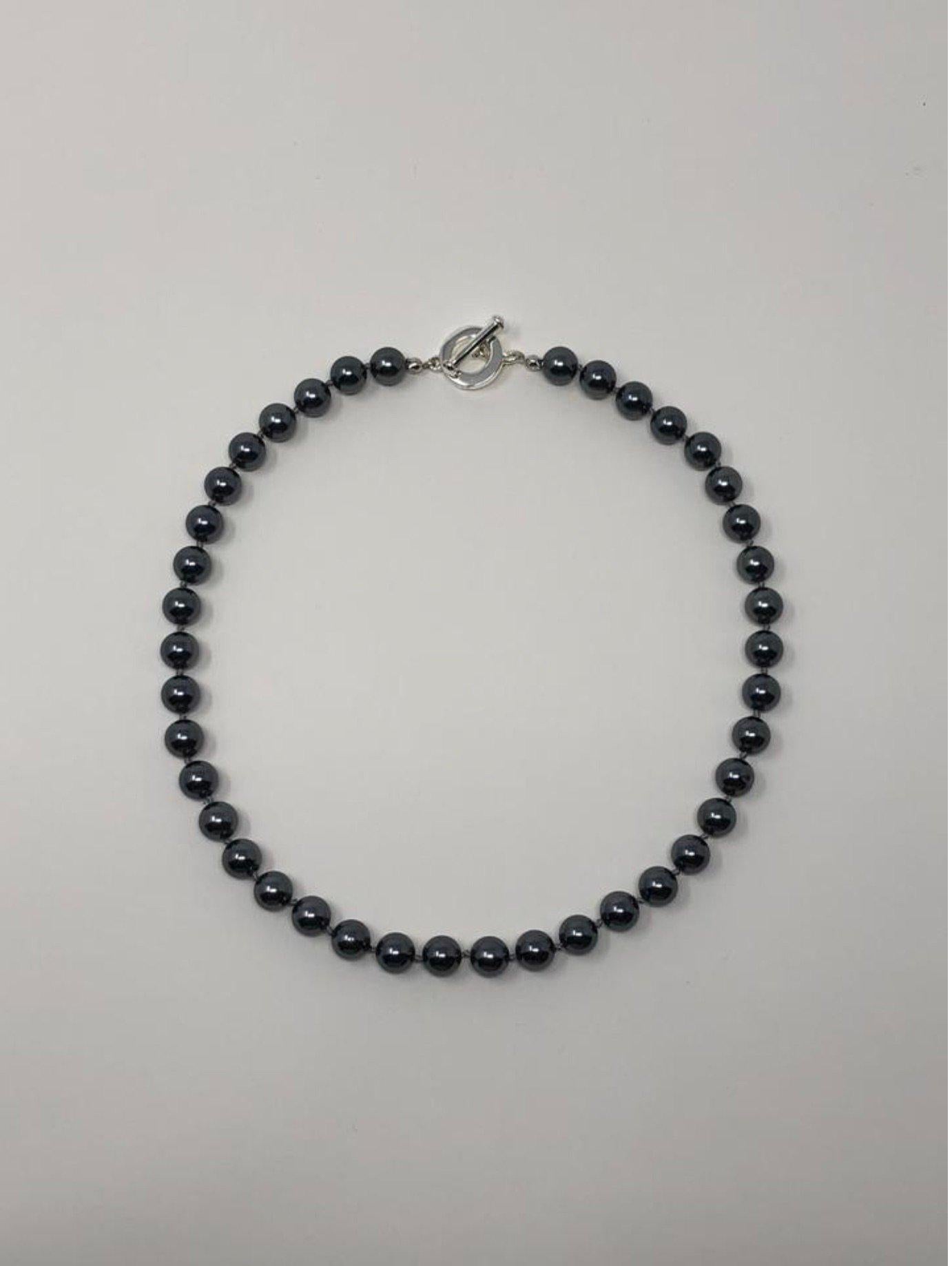  Carolee Round Faux Black Pearl Ball Necklace In Excellent Condition For Sale In Saint Charles, IL