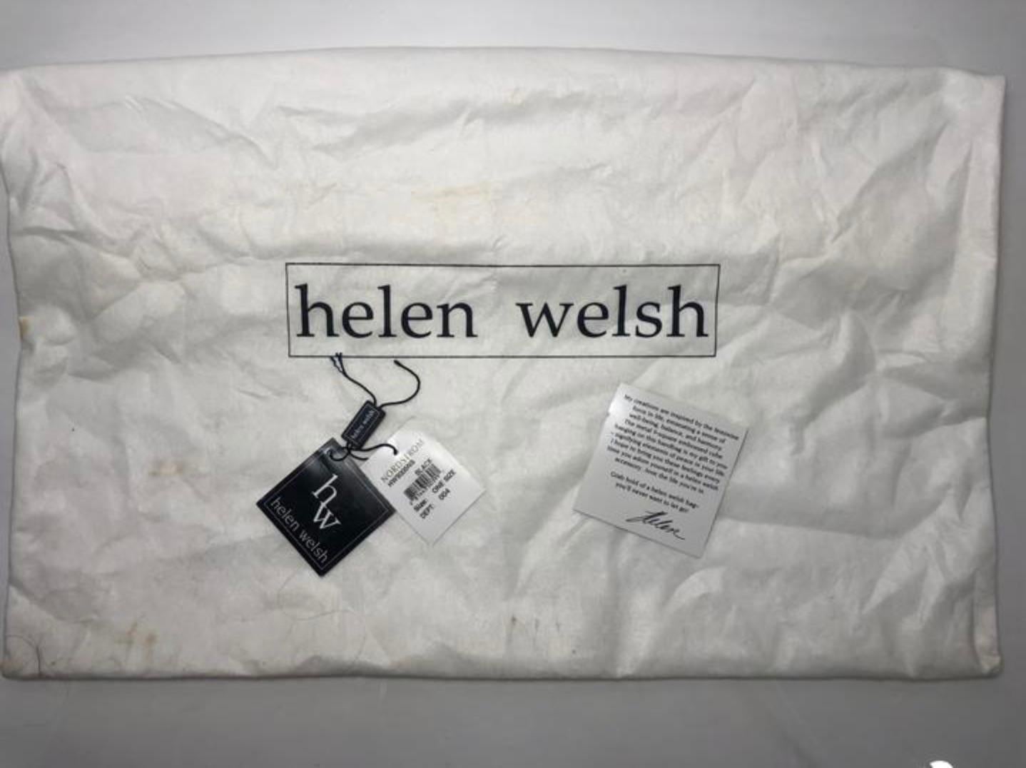  Helen Welsh Patent Leather Handbag In Excellent Condition For Sale In Saint Charles, IL