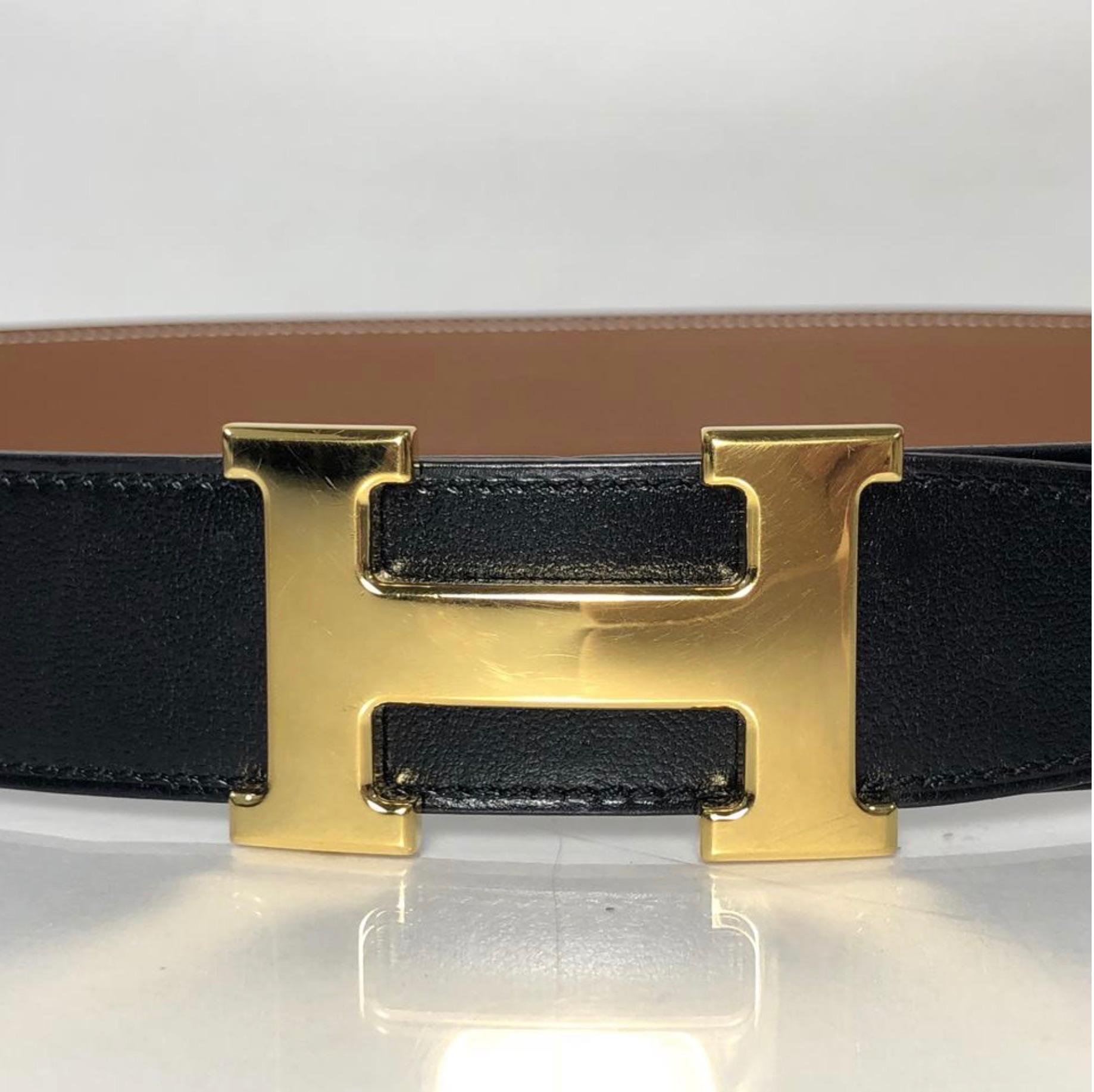 Hermes Reversible Black and Brown H Belt with Polished Gold H Buckle 85cm In Good Condition In Saint Charles, IL