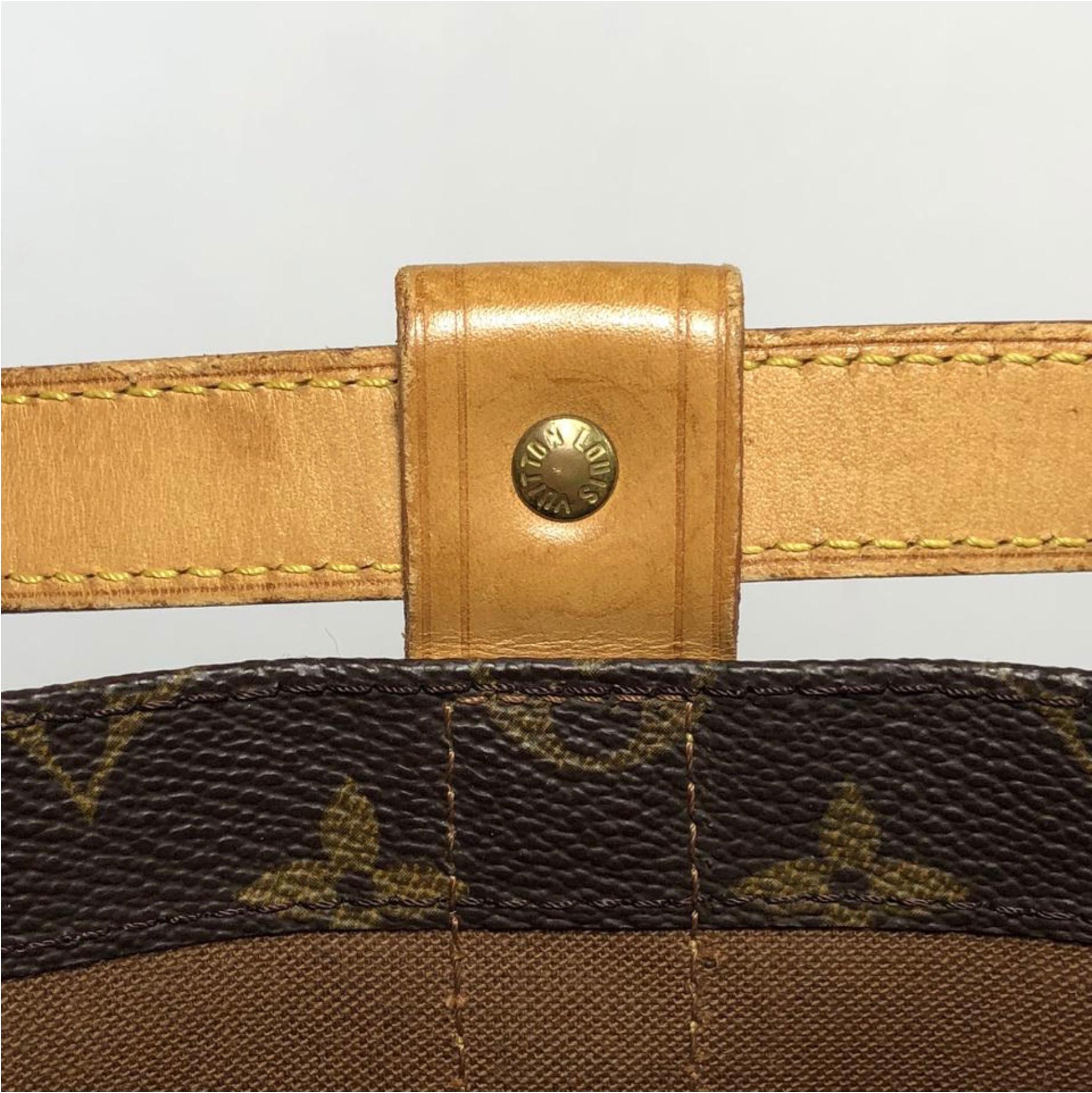 Louis Vuitton Monogram Randonnee PM Bucket Shoulder Handbag In Good Condition In Saint Charles, IL