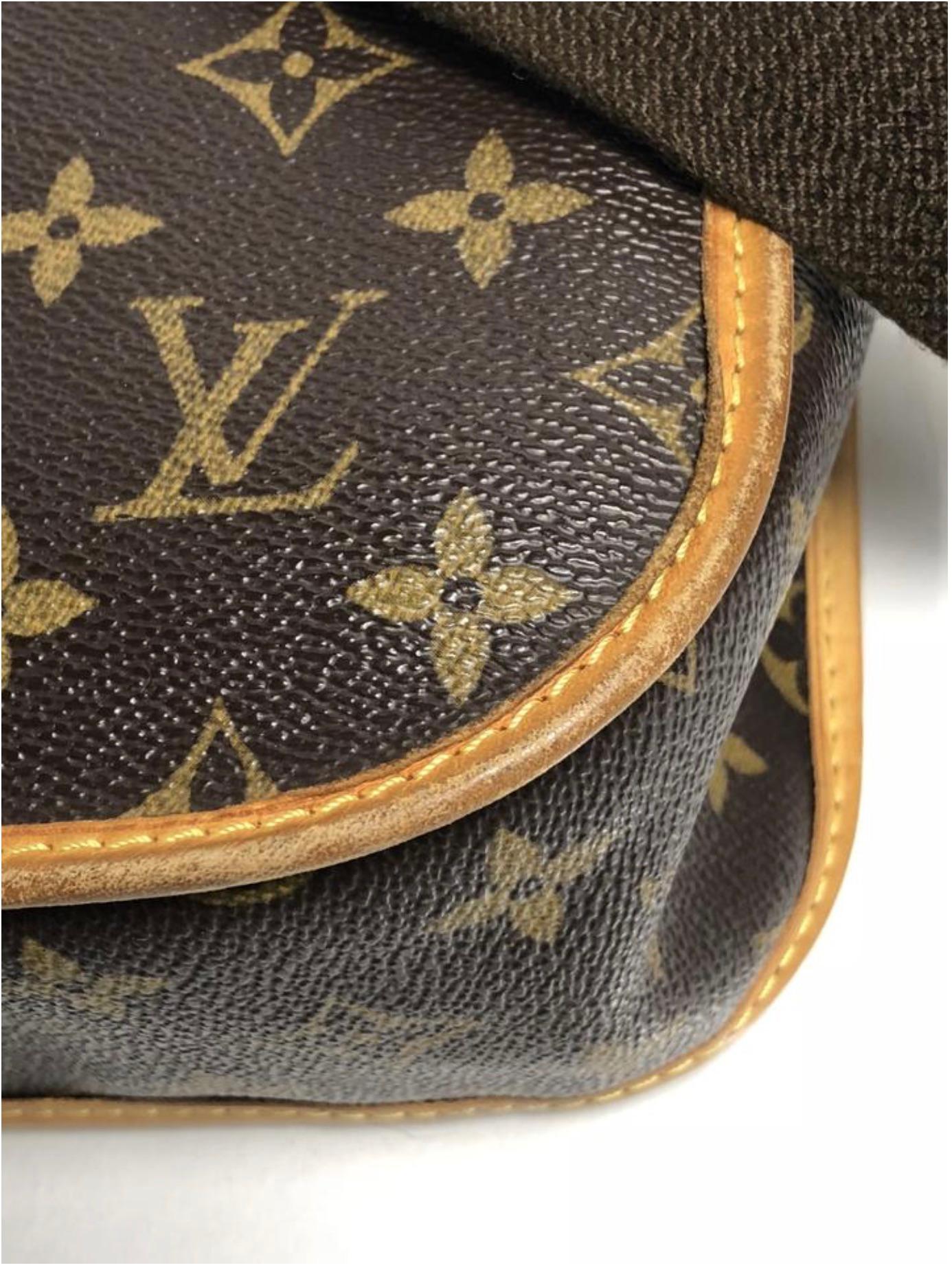 Louis Vuitton Monogram Messenger Bosphore PM Crossbody Handbag For Sale 1