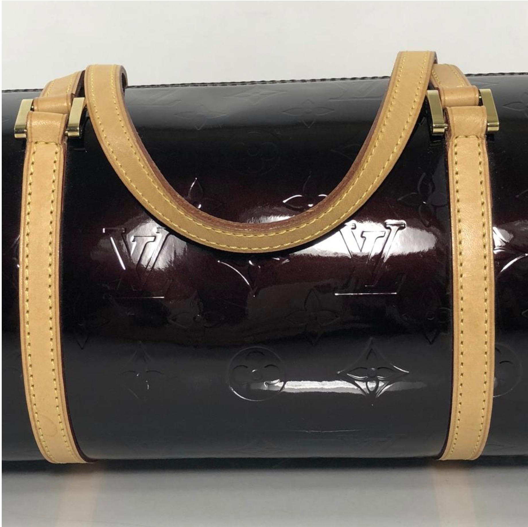 Women's or Men's Louis Vuitton Verni Papillon 30 Amarante Shoulder Handbag For Sale