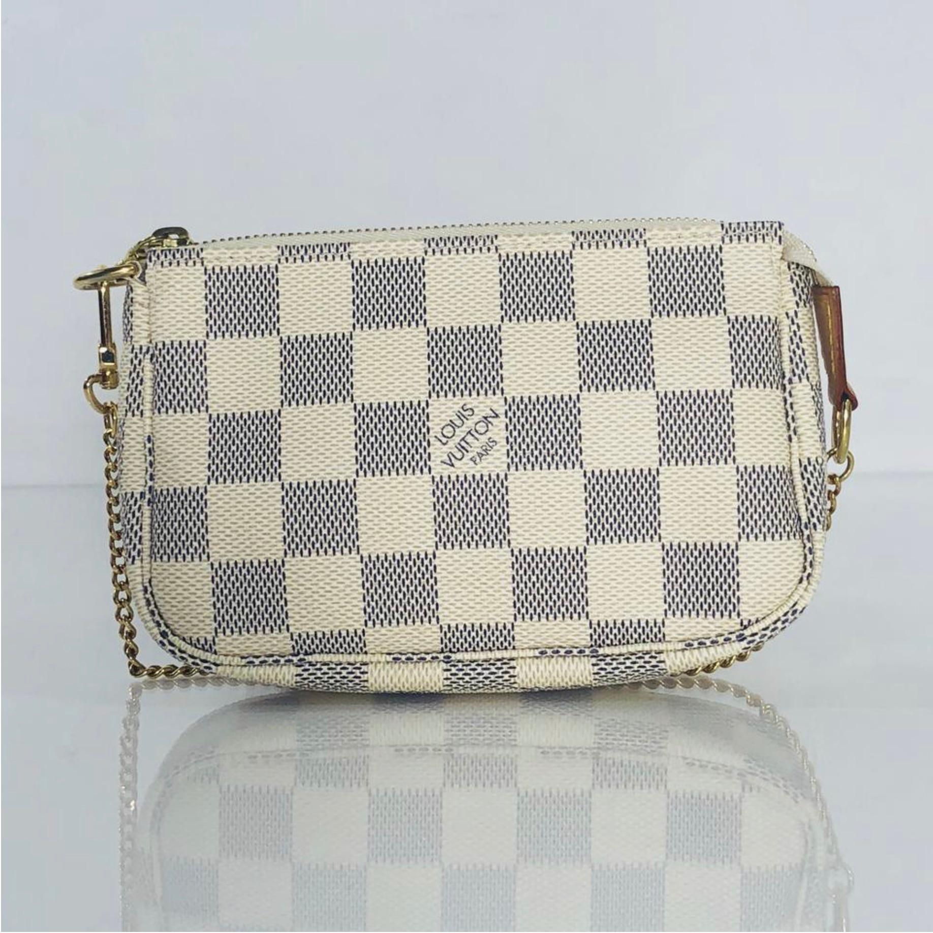 Louis Vuitton Damier Azur Pochette Accessories Mini Wristlet Handbag In Good Condition For Sale In Saint Charles, IL