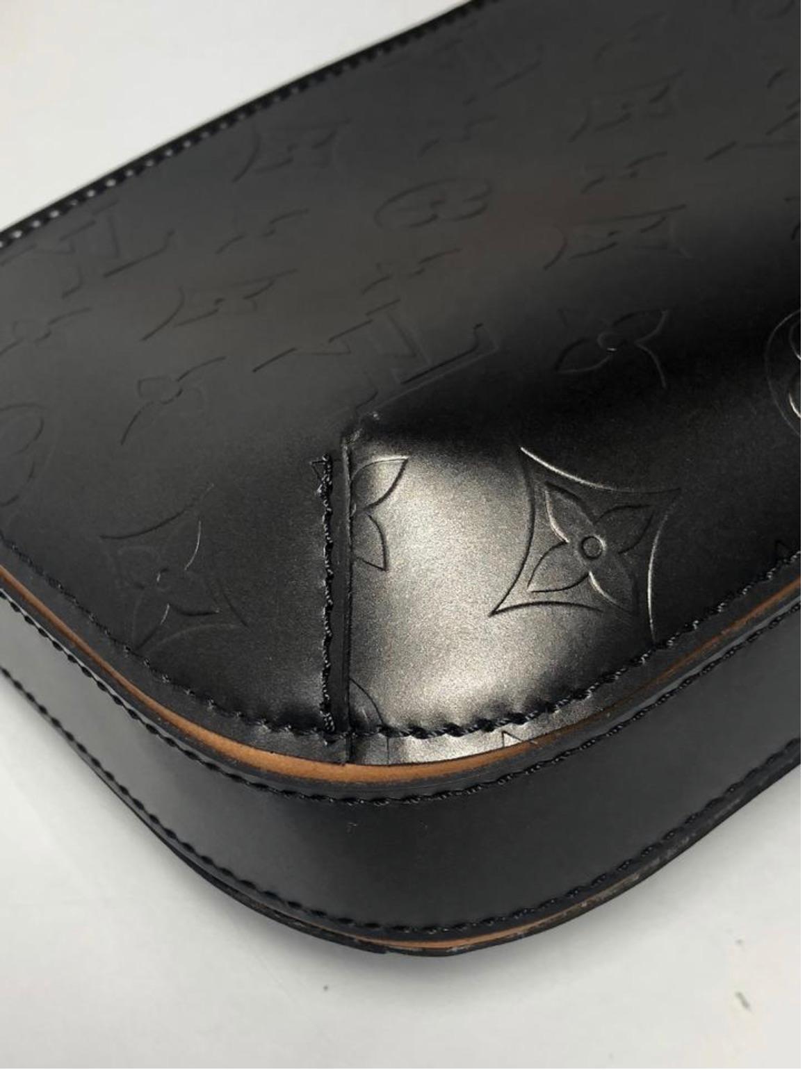 Louis Vuitton Matte Vernis Fowler in Grey Shoulder Handbag For Sale 3
