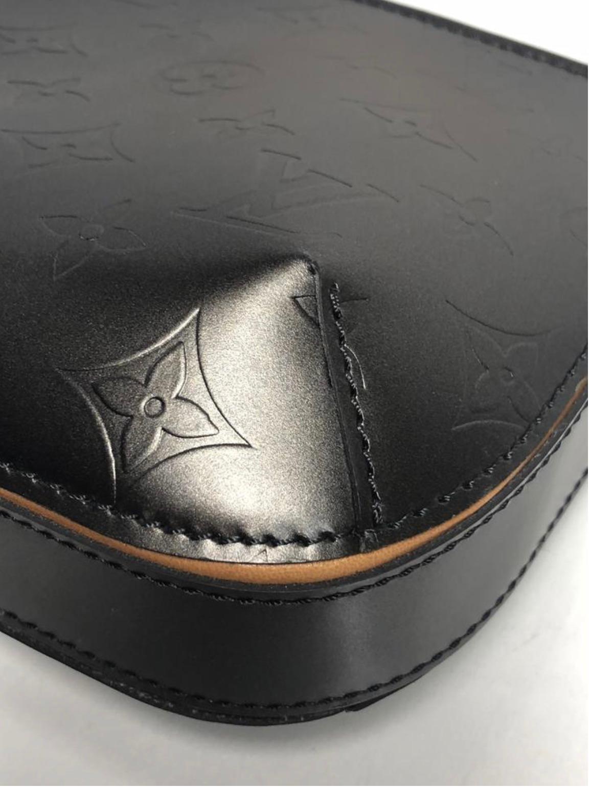 Louis Vuitton Matte Vernis Fowler in Grey Shoulder Handbag For Sale 4