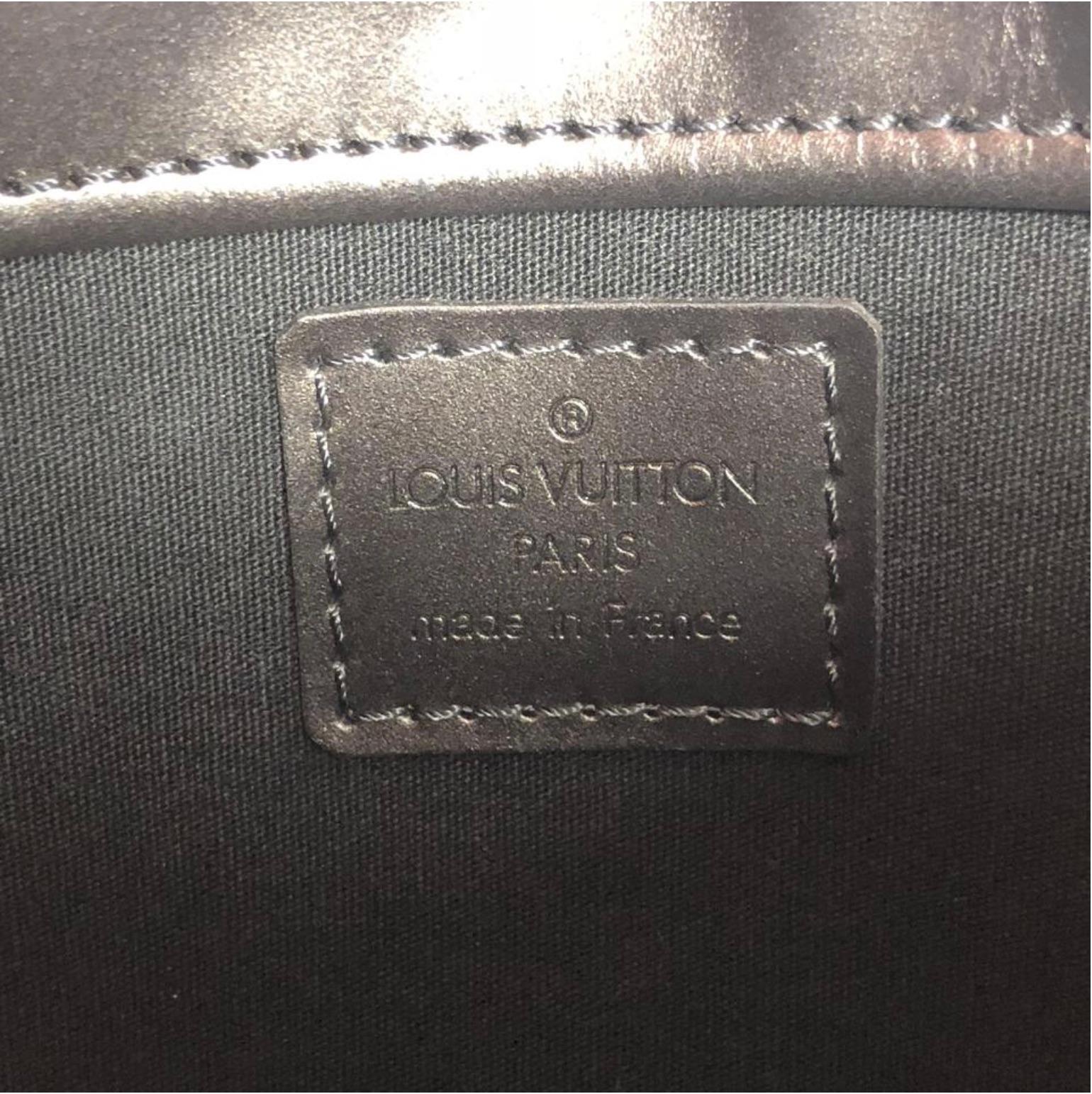 Louis Vuitton Matte Vernis Fowler in Grey Shoulder Handbag For Sale 6