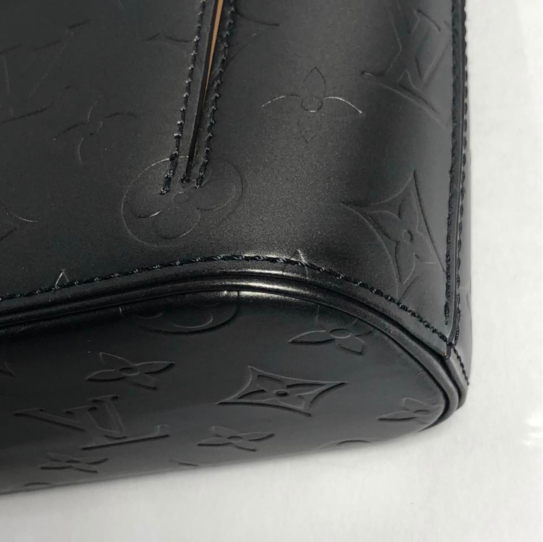Louis Vuitton Matte Vernis Allston in Grey Shoulder Handbag For Sale 2