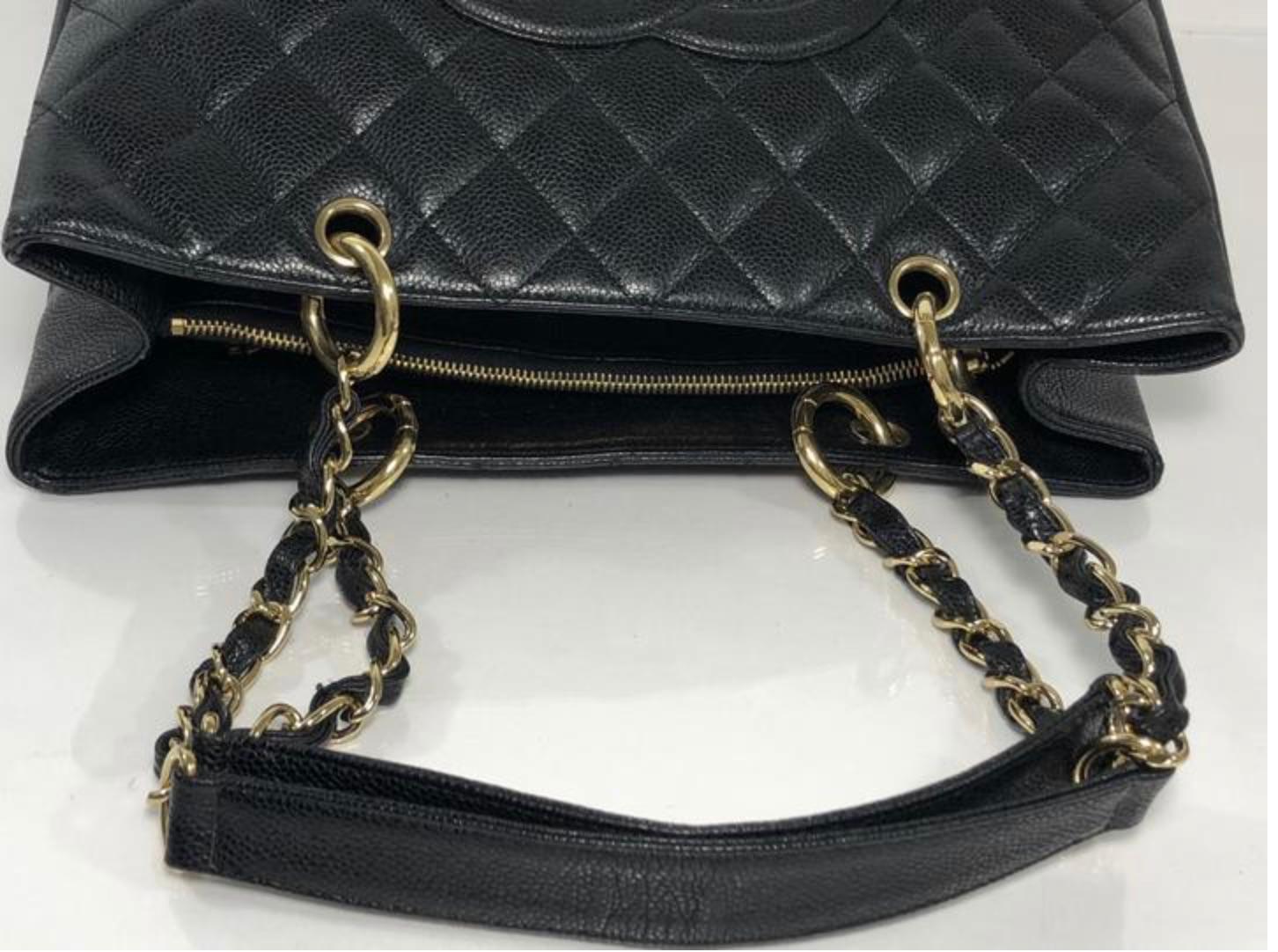 Chanel Caviar Leather Grand Shopping Tote w Gold Hardware in Black Shoulder Bag For Sale 2