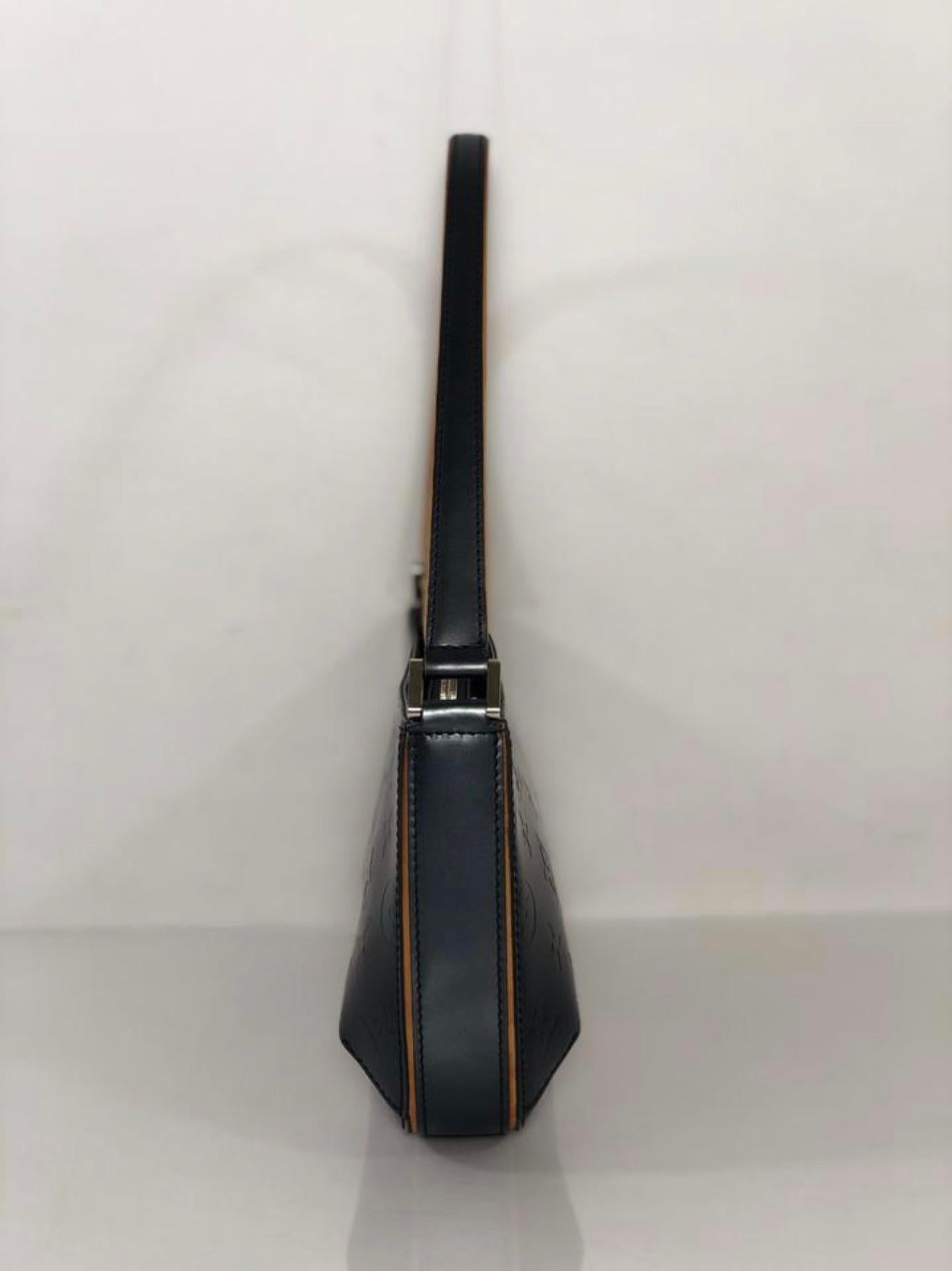 Women's or Men's Louis Vuitton Matte Vernis Fowler in Blue Shoulder Handbag For Sale