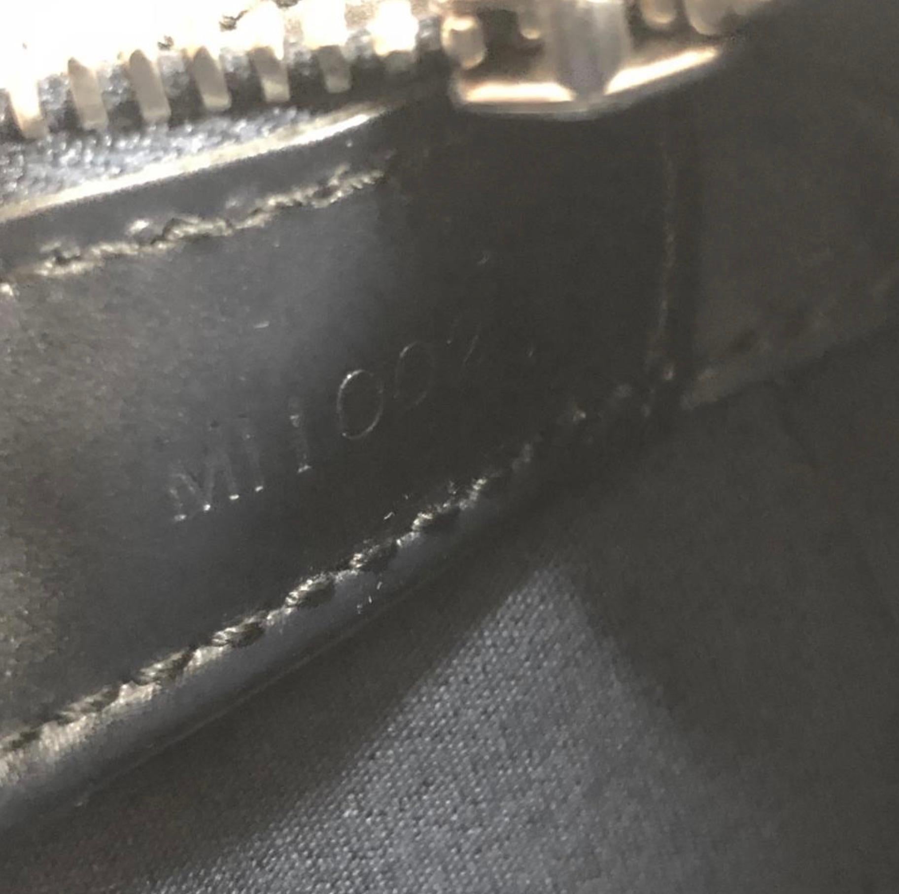 Louis Vuitton Matte Vernis Fowler in Blue Shoulder Handbag For Sale 7