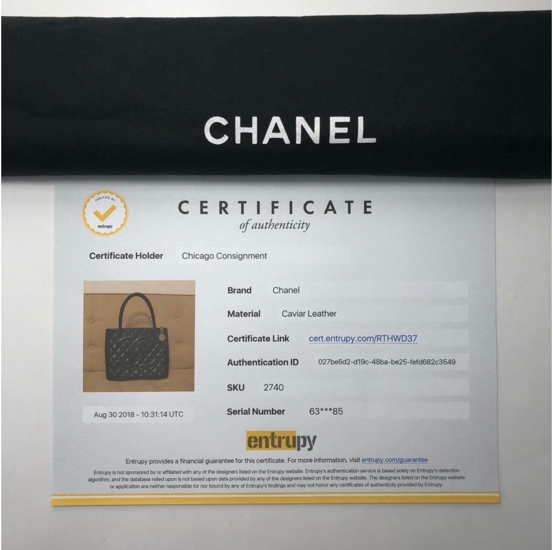 MODEL - Chanel Caviar Leather Medallion with Silver Hardware in Black Shoulder Handbag

CONDITION - Exceptional! No watermarks, no handle darkening, no dryness. Bright and shiny hardware with no tarnishing. No rips, holes, tears, stains or odors.