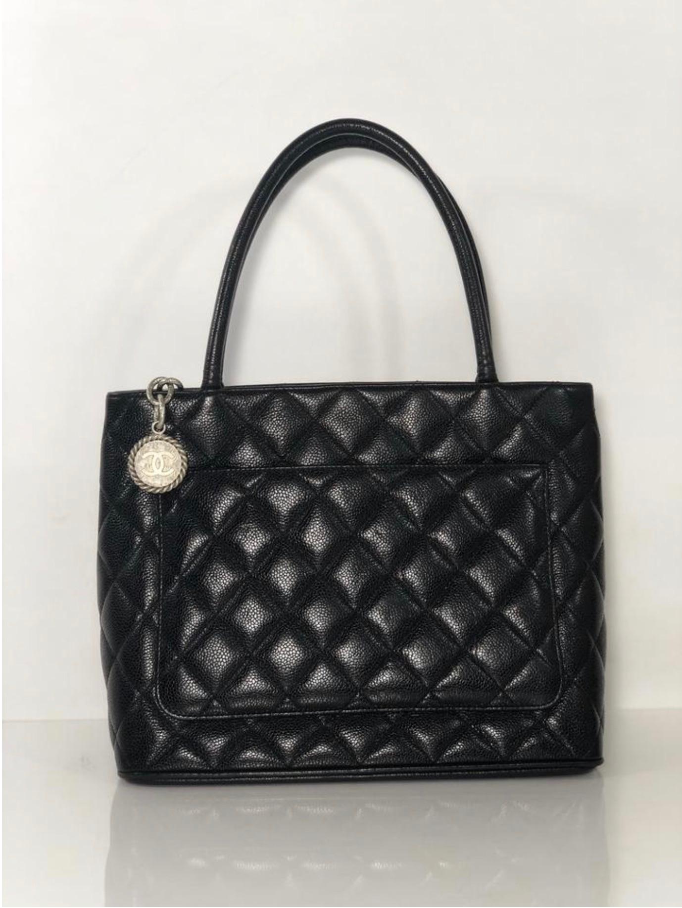 Women's or Men's  Chanel Caviar Leather Medallion with Silver Hardware in Black Shoulder Handbag For Sale