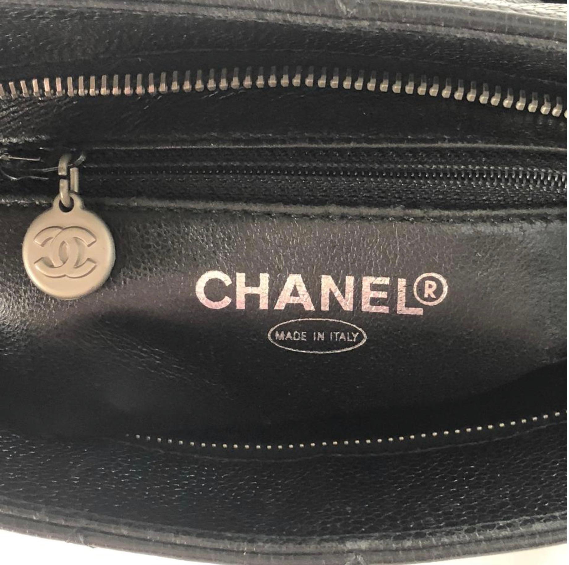  Chanel Caviar Leather Medallion with Silver Hardware in Black Shoulder Handbag For Sale 6