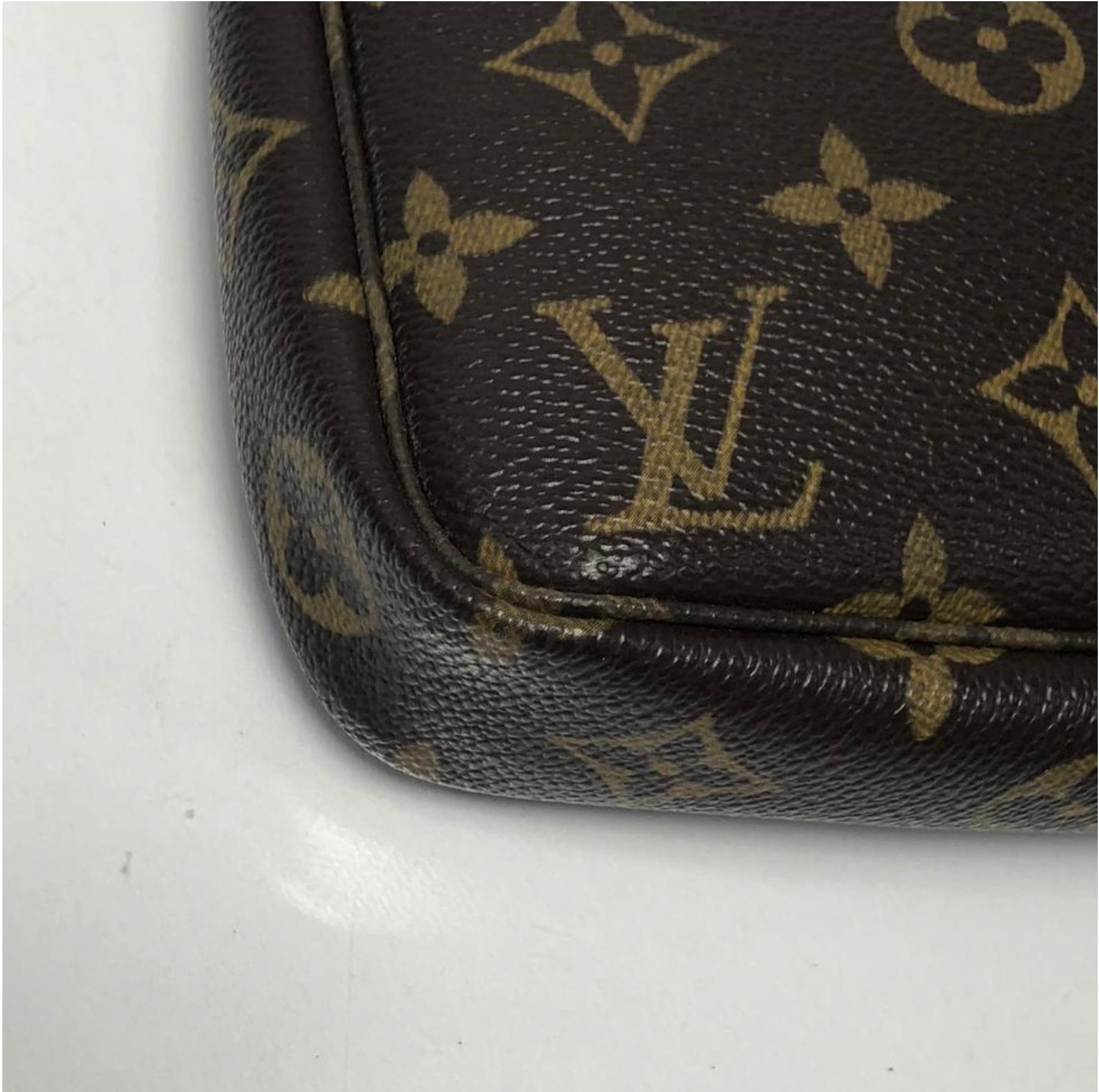  Louis Vuitton Monogram Pochette Accessories Wristlet Handbag 1