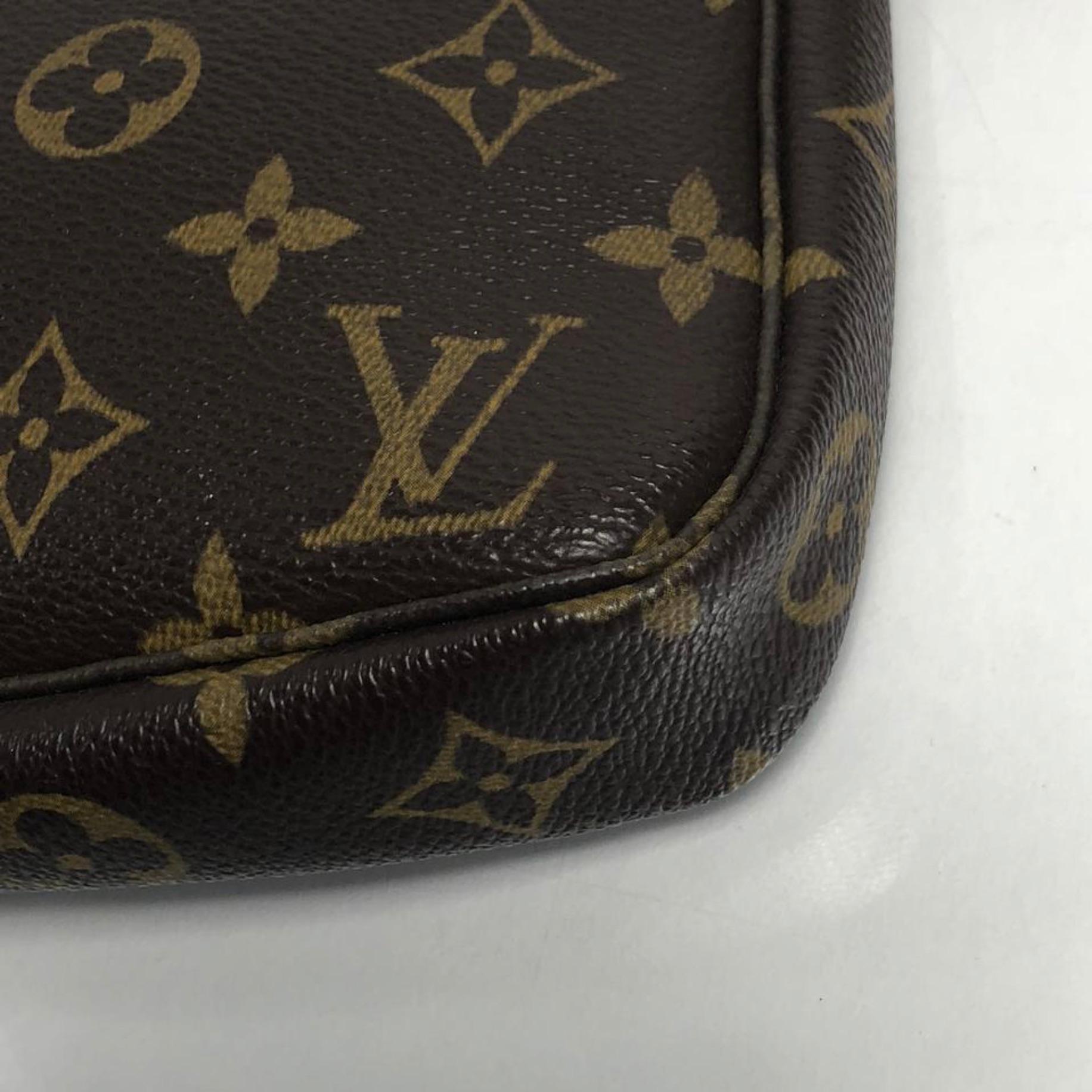  Louis Vuitton Monogram Pochette Accessories Wristlet Handbag 2