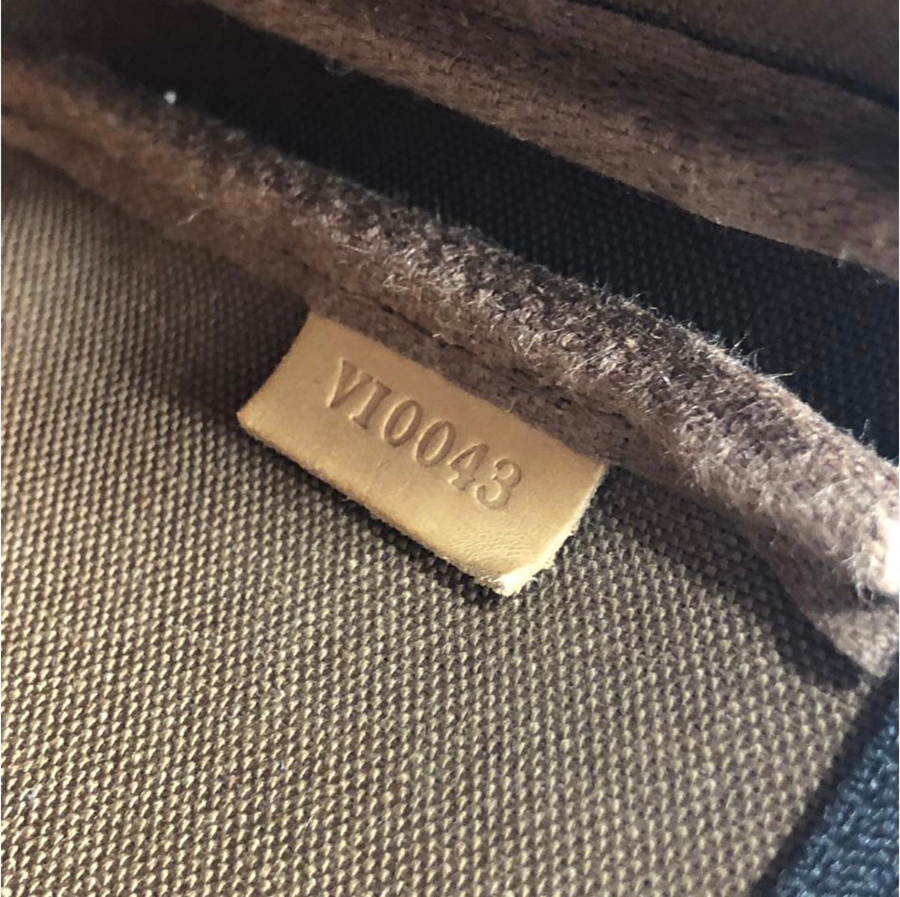  Louis Vuitton Monogram Pochette Accessories Wristlet Handbag 4