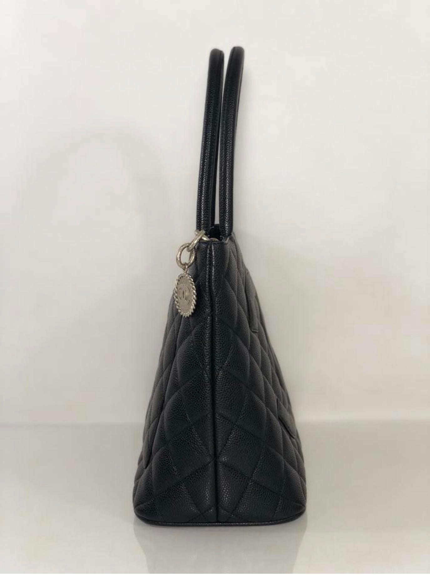 Chanel Caviar Leather Medallion with Silver Hardware in Black Shoulder Handbag In Excellent Condition For Sale In Saint Charles, IL