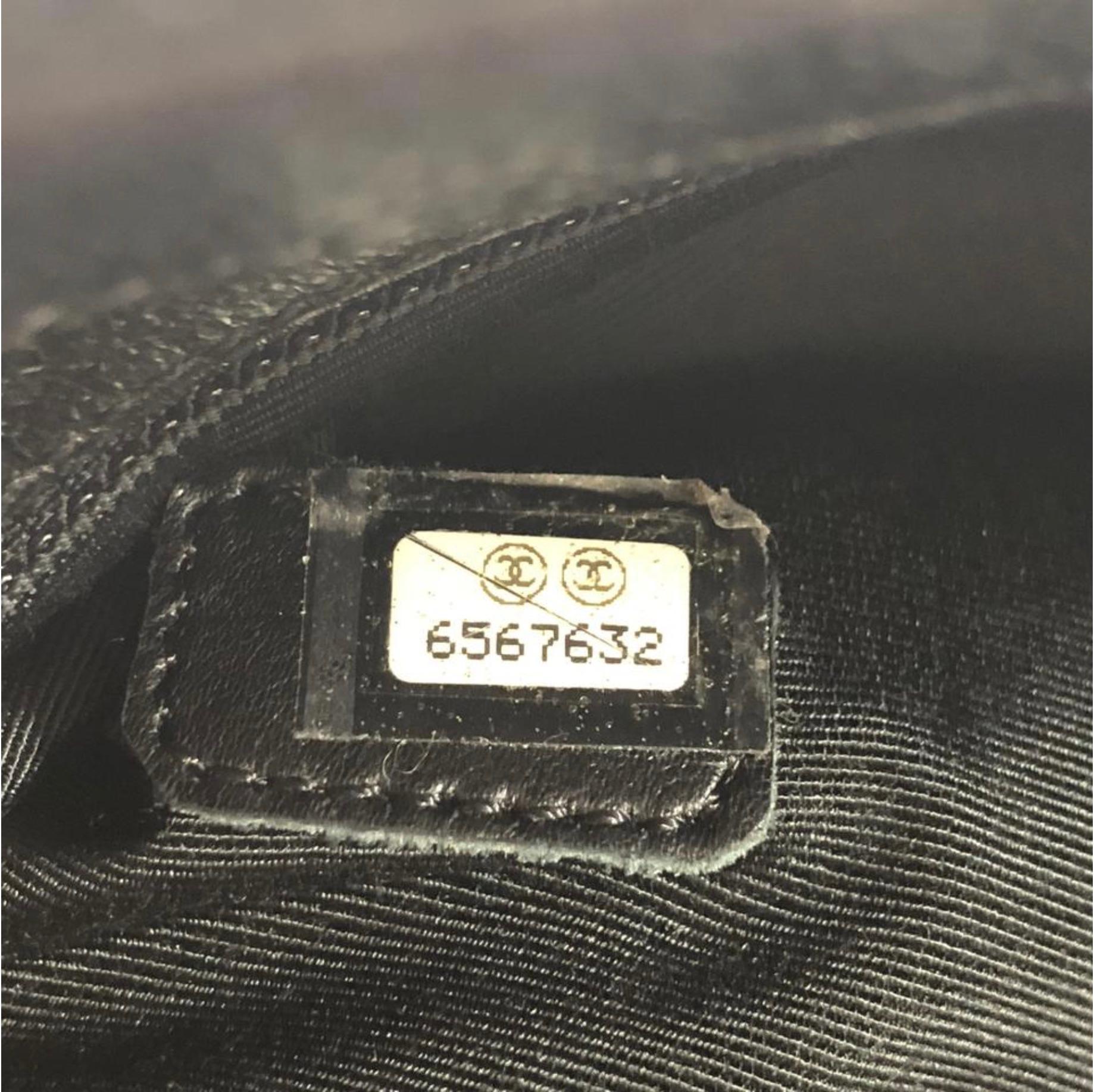 Chanel Caviar Leather Medallion with Silver Hardware in Black Shoulder Handbag For Sale 7