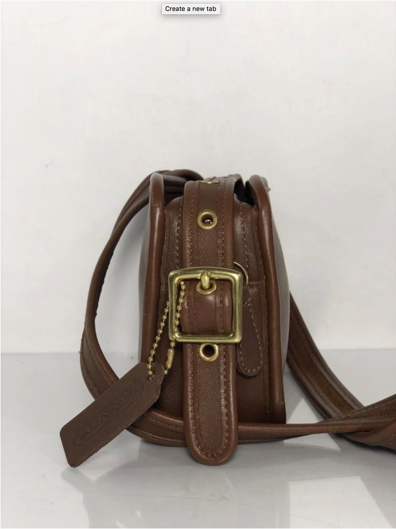 Coach Vintage Small Zipper Crossbody Shoulder Handbag in Brown In Excellent Condition For Sale In Saint Charles, IL