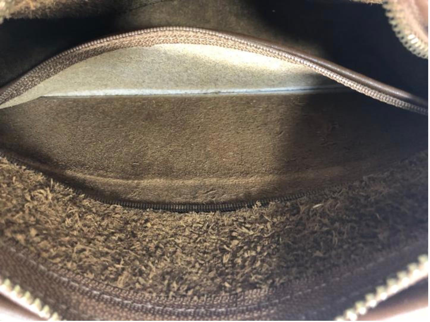 Coach Vintage Small Zipper Crossbody Shoulder Handbag in Brown For Sale 6