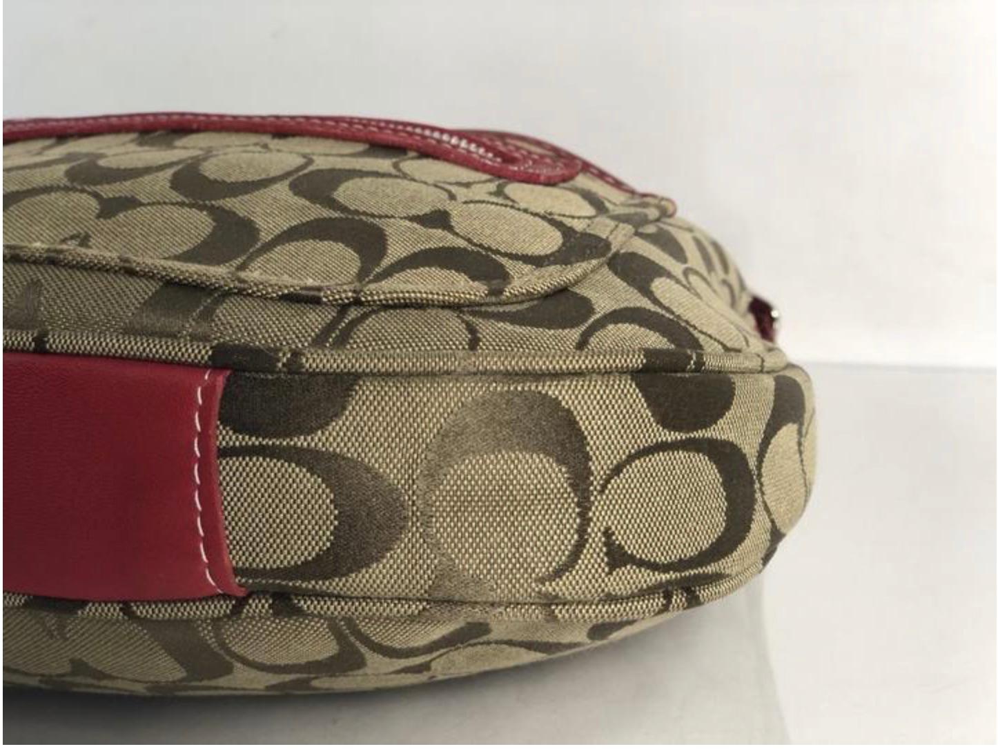 Coach Signature Jacquard Canvas Hobo Handbag and Matching Wallet in Red In Excellent Condition For Sale In Saint Charles, IL