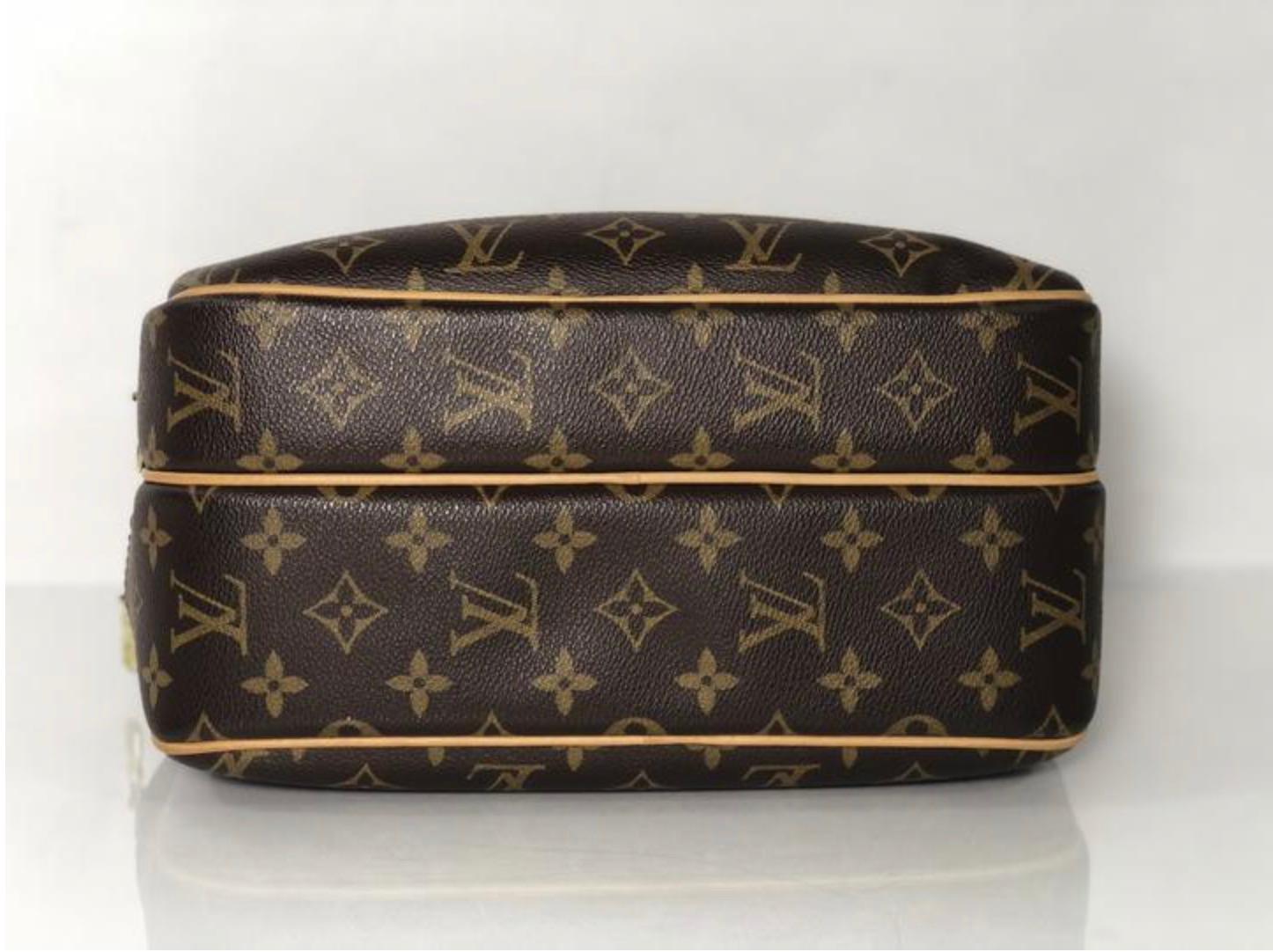 Louis Vuitton Monogram Reporter PM Messenger Crossbody Shoulder Handbag For Sale 2