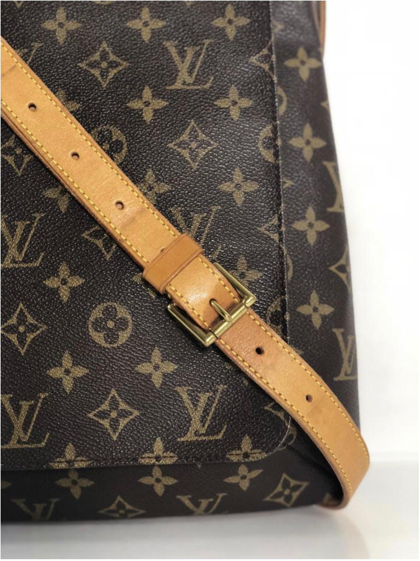 MODEL - Louis Vuitton Monogram Musette Salsa GM Crossbody Shoulder Handbag

CONDITION - Exceptional! Medium vachette, light watermarks, no handle darkening, no dryness. Light marks on strap from hardware. Bright and shiny hardware with no