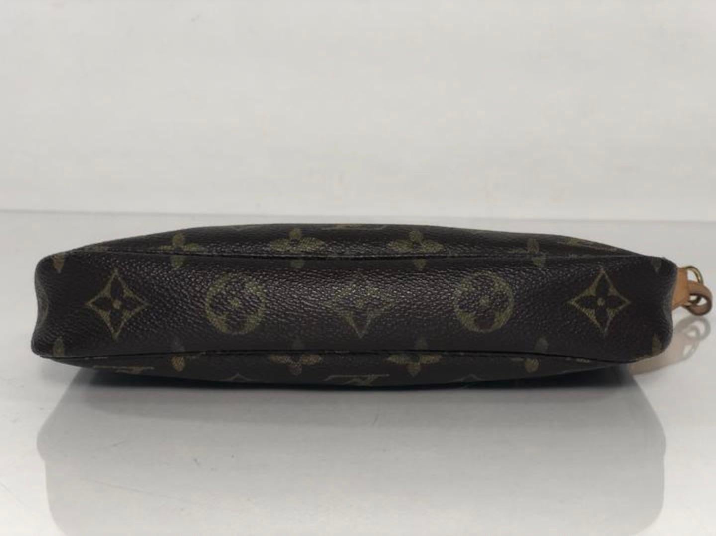  Louis Vuitton Monogram Pochette Accessories Wristlet Handbag For Sale 1