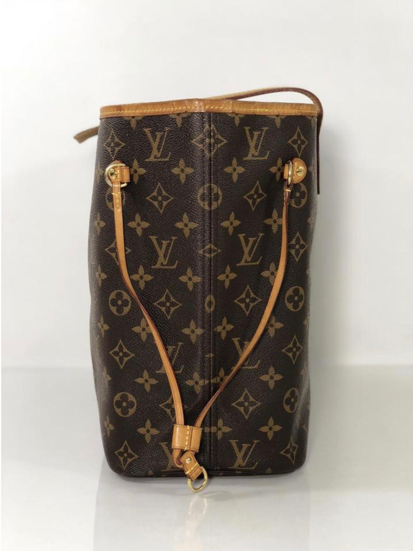 Louis Vuitton Monogram Neverfull MM Tote Shoulder Handbag In Good Condition For Sale In Saint Charles, IL
