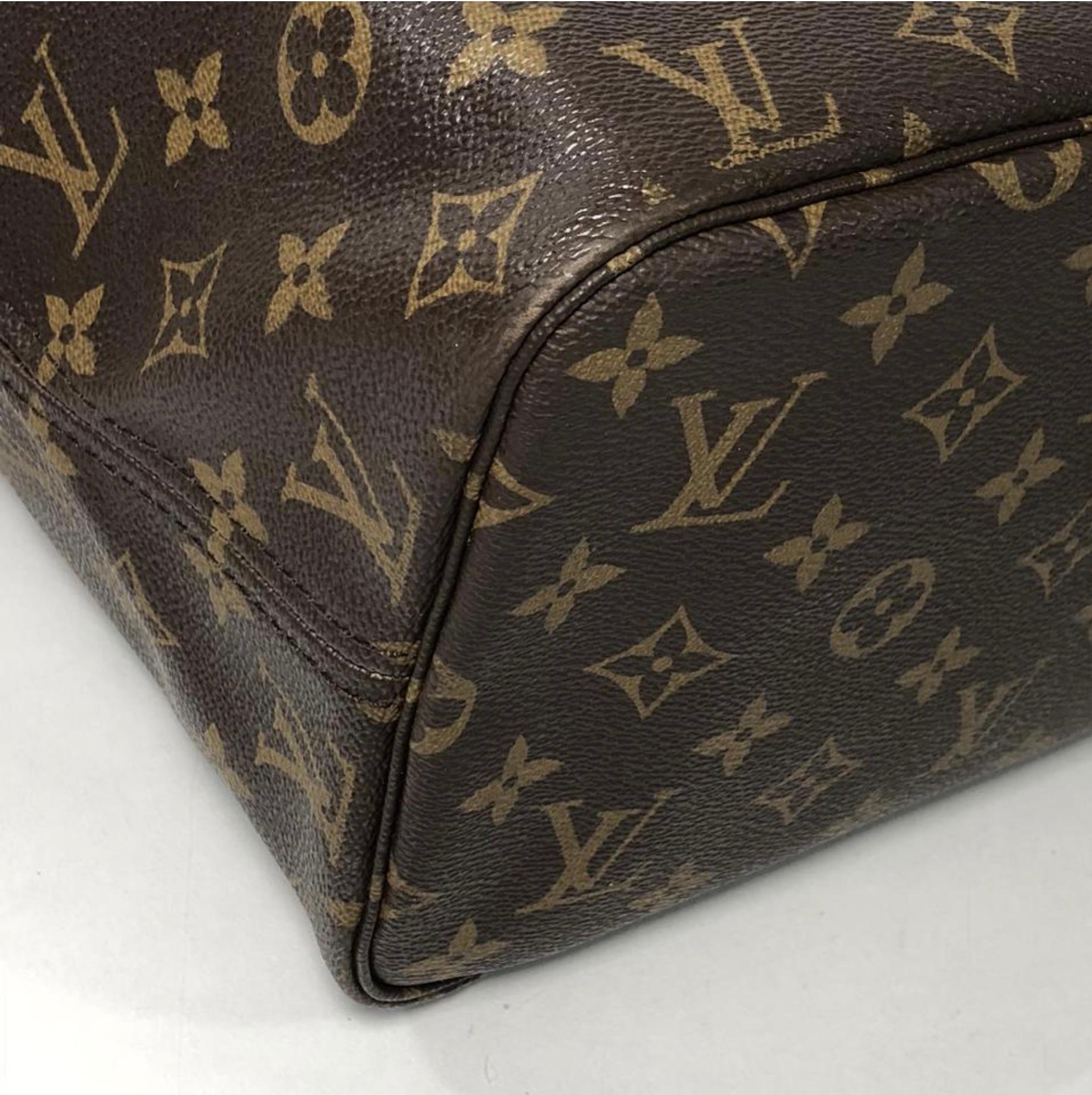 Louis Vuitton Monogram Neverfull MM Tote Shoulder Handbag For Sale 3