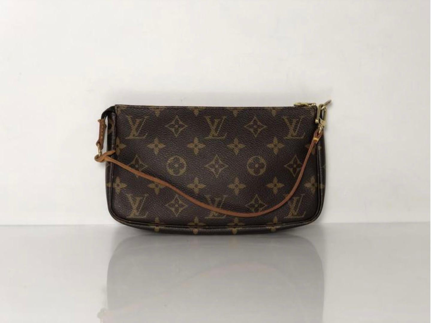Louis Vuitton Monogram Pochette Accessories Wristlet Handbag For Sale 1
