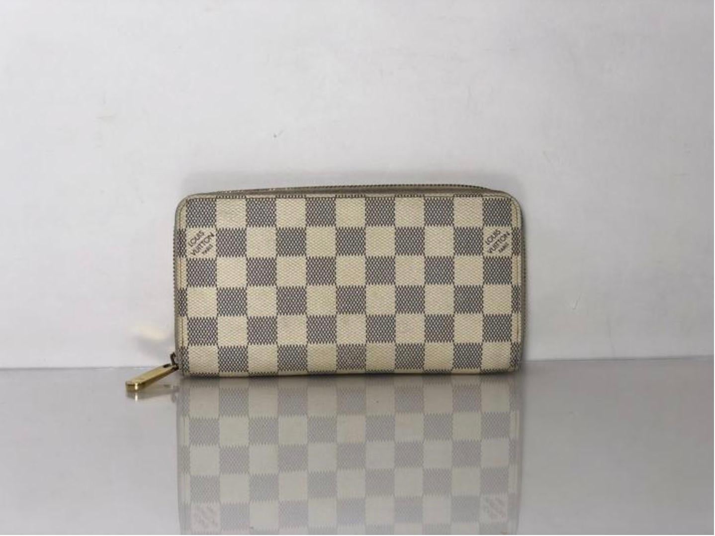  Louis Vuitton Damier Azur Zippy Wallet In Good Condition For Sale In Saint Charles, IL