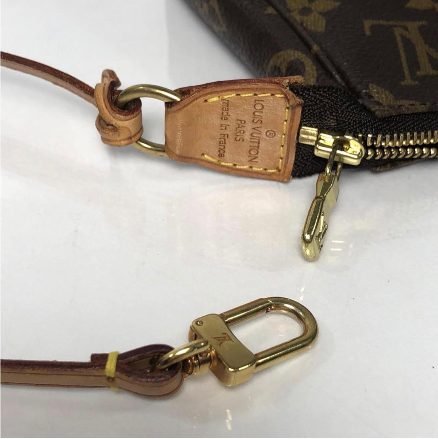 Louis Vuitton Monogram Pochette Accessories Wristlet Handbag For Sale 1