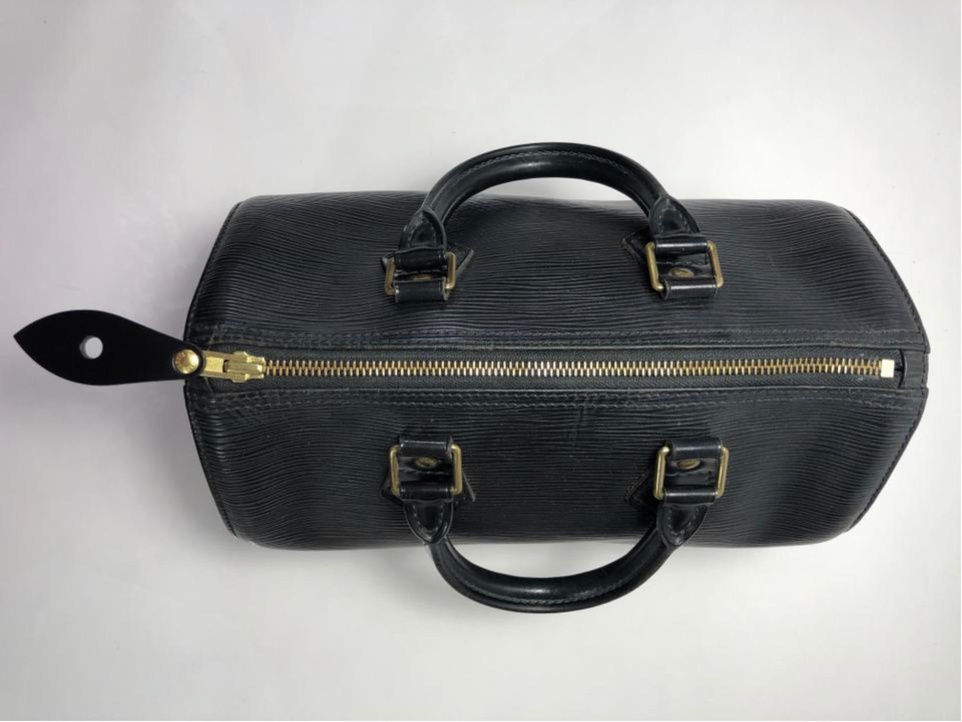 Louis Vuitton Epi Speedy 25 in Black Satchel Handbag For Sale 3