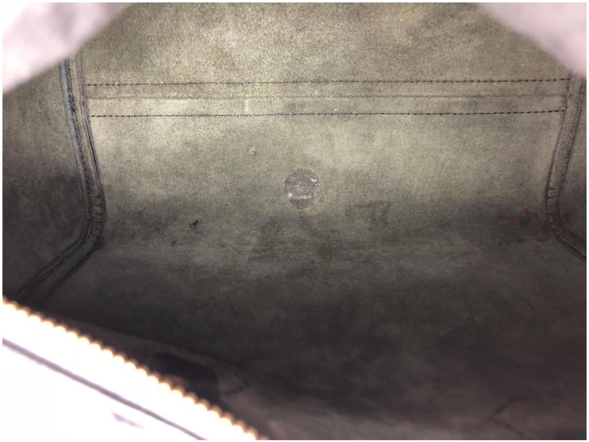 Louis Vuitton Epi Speedy 25 in Black Satchel Handbag For Sale 7