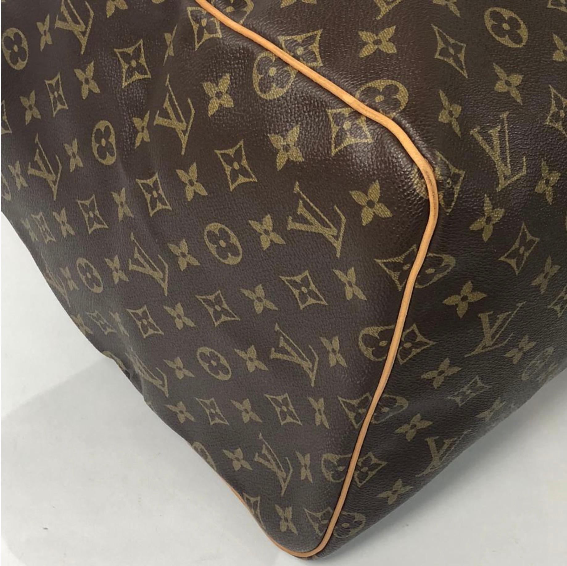  Louis Vuitton Monogram Keepall 55 Travel Top Handle Bag For Sale 4